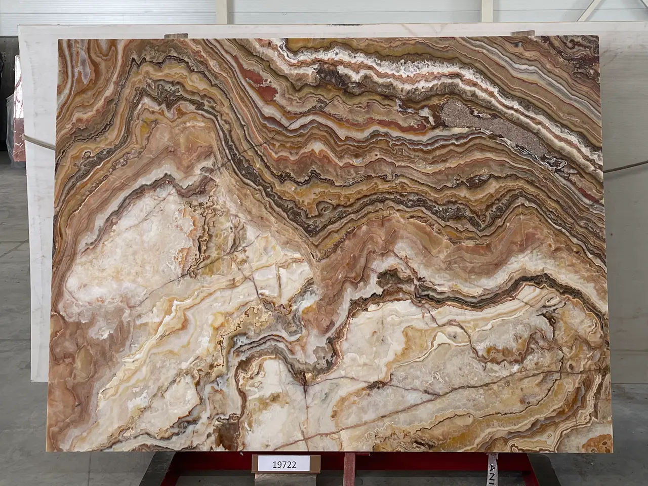 Слэб из оникса ONICE ROMANTIC BROWN полированный 2300x1700x20 мм, код 19722