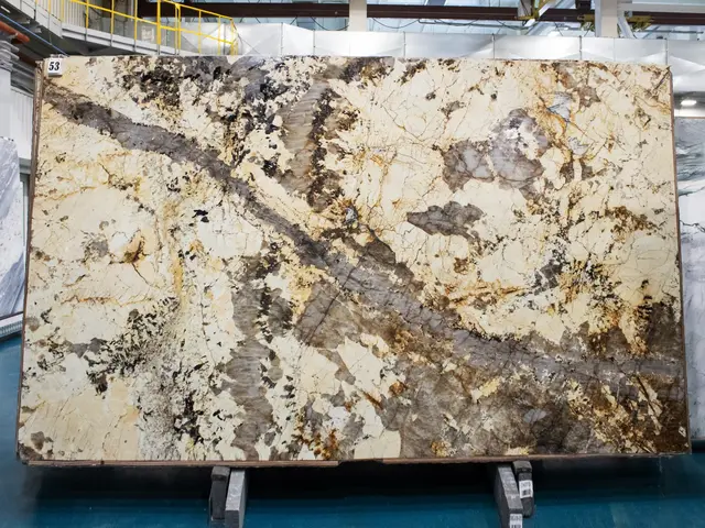 Слэб из кварцита PATAGONIA GOLD полированный 3340x2020x20 мм, код 28256