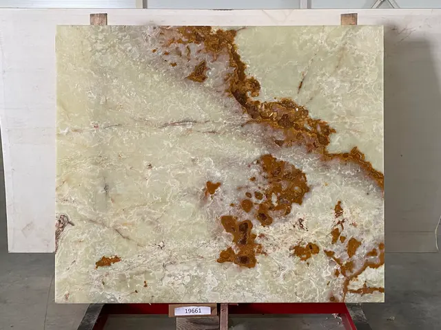 Слэб из оникса VERDE полированный 1950x1650x20 мм, код 19661