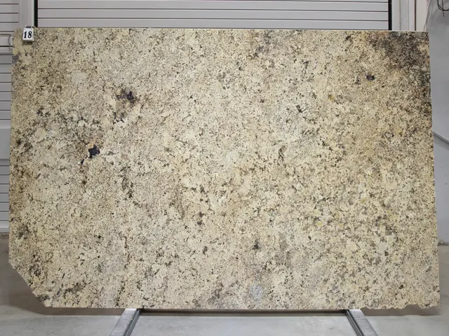 Слэб из гранита NAMIBIAN GOLD полированный 2870x1880x20 мм, код 25687