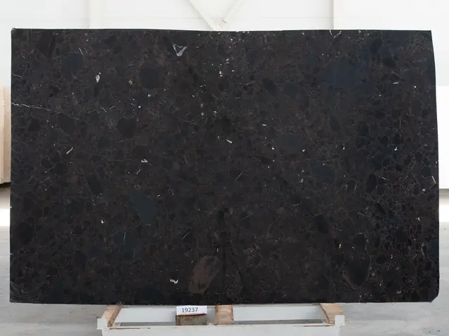 Слэб из мрамора MARSHALL полированный 3000x1930x20 мм, код 19237