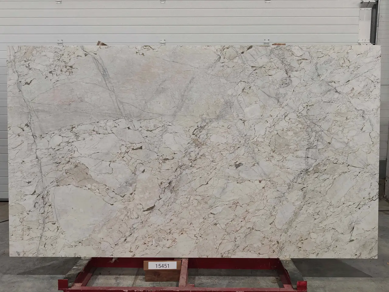 Слэб из мрамора CALACATTA CREMO полированный 2800x1600x20 мм, код 15451