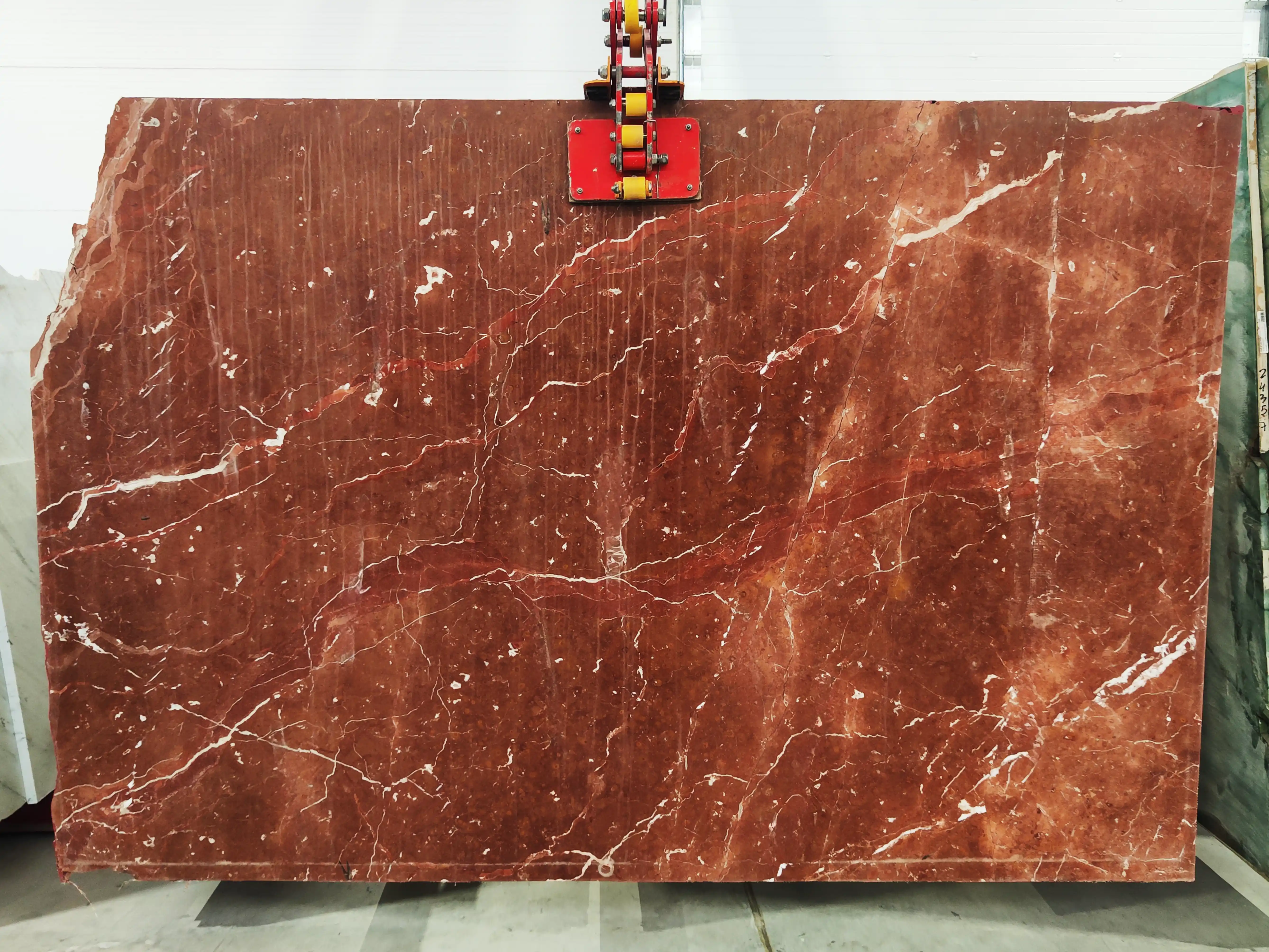 Слэб из мрамора ROSSO ALICANTE полированный 2200x1530x20 мм, код 13531