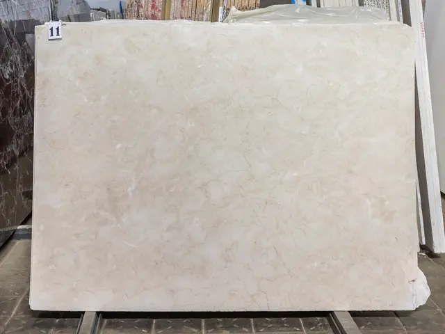 Слэб из мрамора CREMA NOVA полированный 1900x1400x30 мм, код 27587