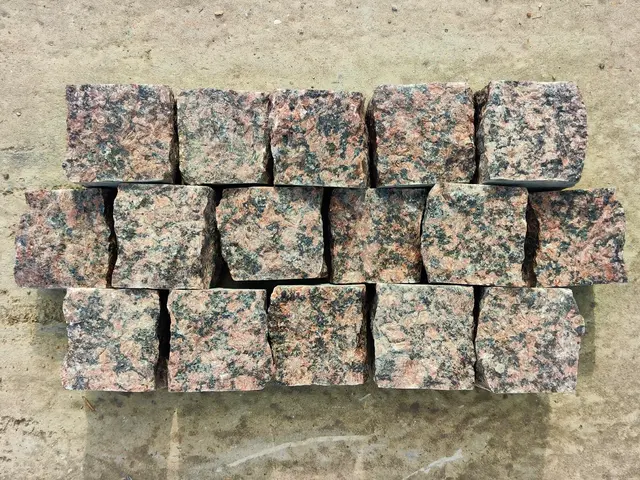 Брусчатка КРАСНОГОРСКАЯ колотая 100x100x70 мм, код 25608