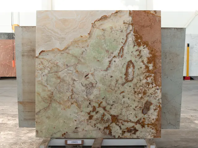 Слэб из оникса VERDE полированный 1900x1930x20 мм, код 19401