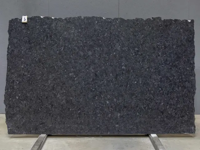 Слэб из гранита BROWN ANTIQUE LEATHER 2550x1550x30 мм, код 26448