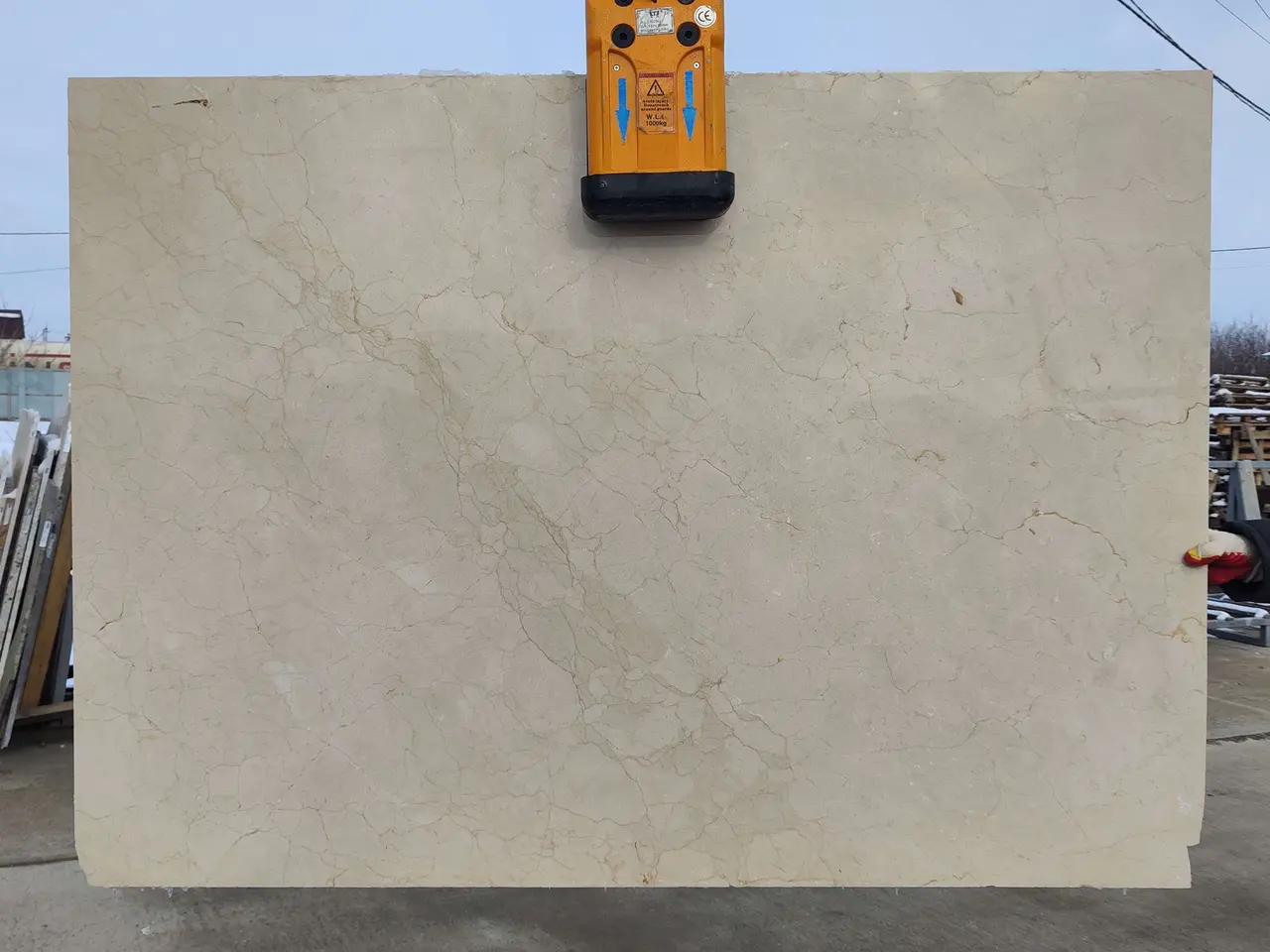 Слэб из мрамора CREMA MARFIL EXTRA полированный 1650x1180x20 мм, код 26984