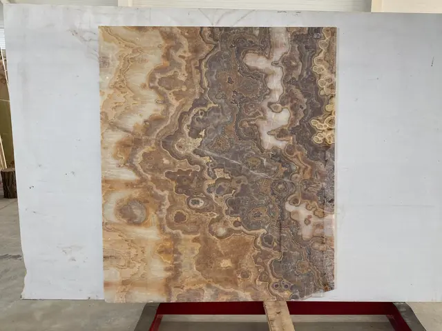 Слэб из оникса ONICE TIGER полированный 1400x1650x20 мм, код 21028