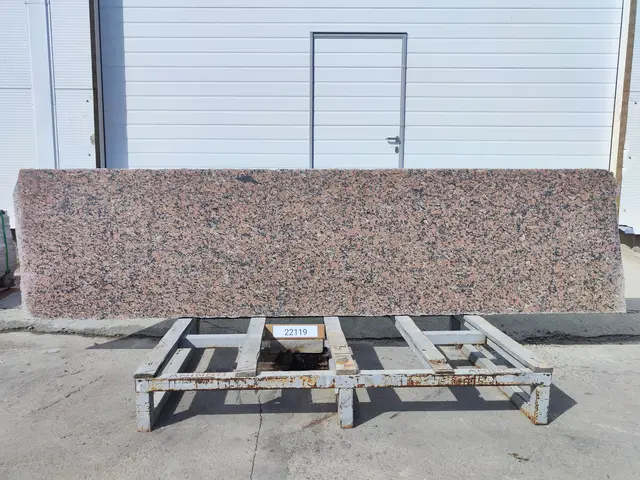 Полоса из гранита RED ASWAN полированный 3000x700x30 мм, код 22119