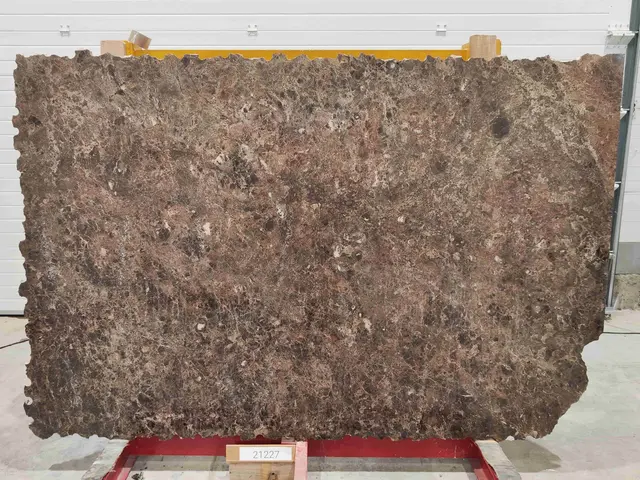 Слэб из мрамора EMPERADOR DARK полированный 2310x1503x30 мм, код 21227