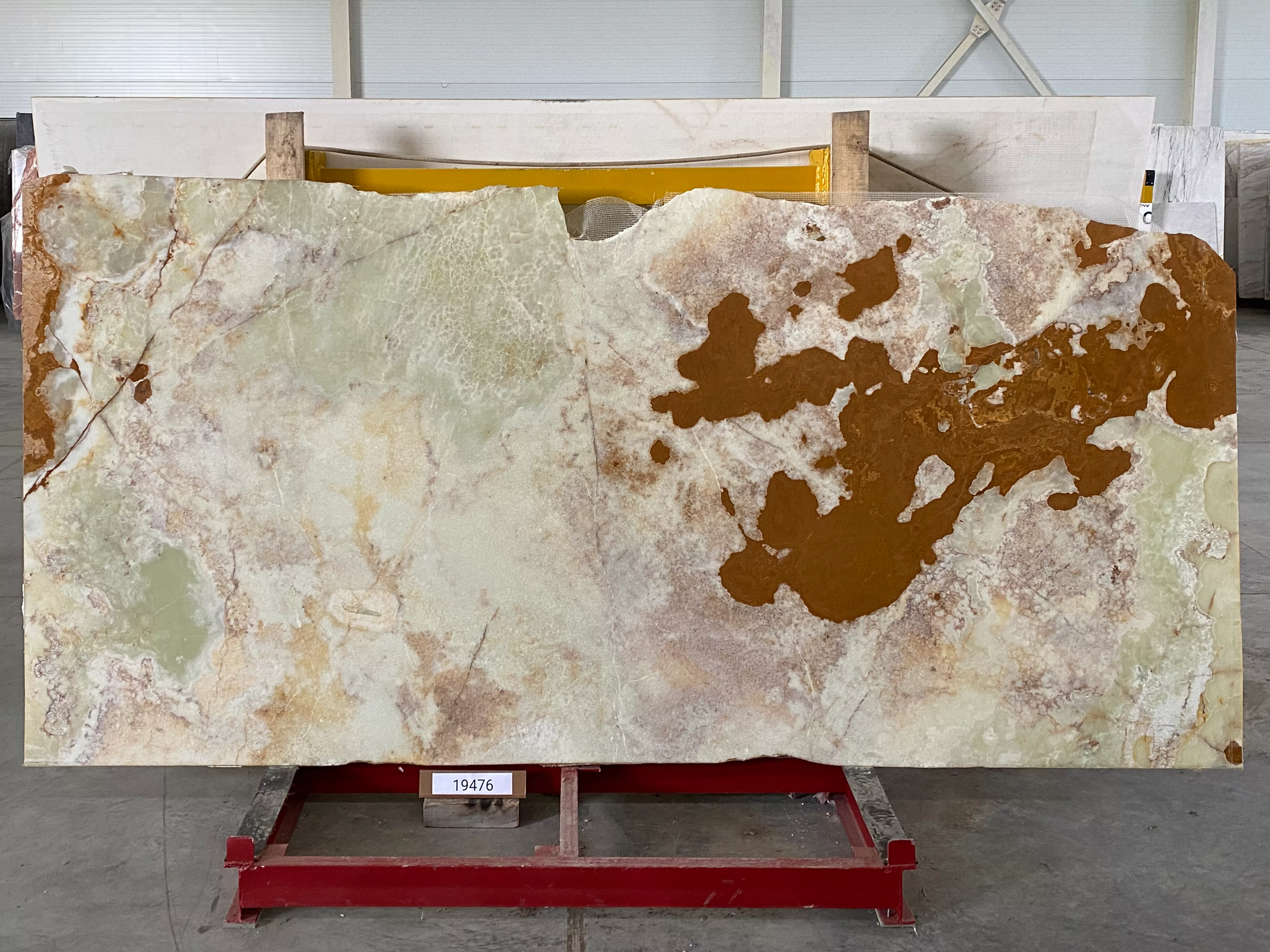 Слэб из оникса ONICE LIGHT GREEN полированный 3200x1400x20 мм, код 19476