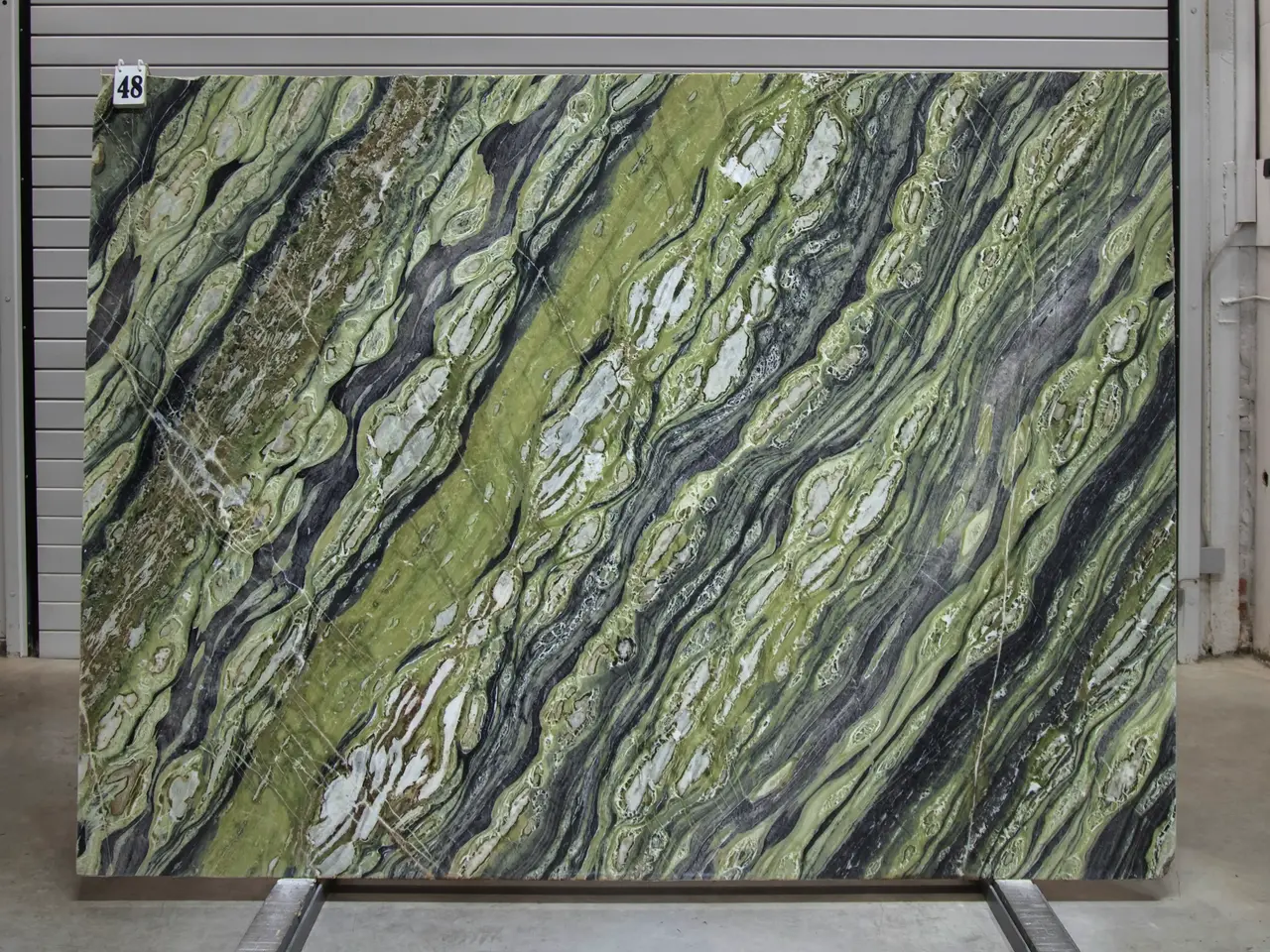 Слэб из мрамора GREEN RIVER полированный 2290x1660x20 мм, код 28468