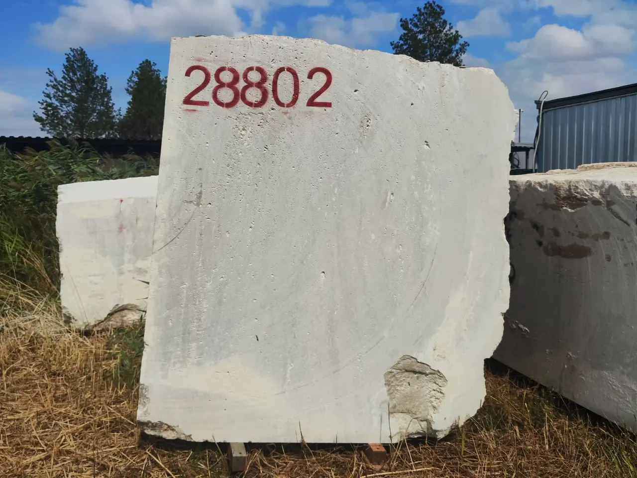 Травертин Блок из травертина DIAMOND 1800x1700x1716 мм, код 28802