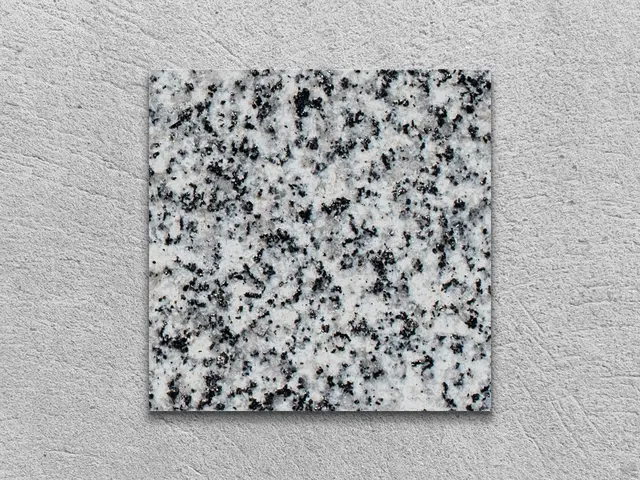 Слэб из гранита BELLA WHITE 100x100x30 мм, код 2588