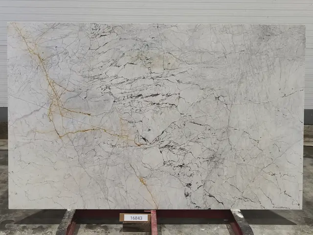 Слэб из мрамора STATUARIO полированный 2700x1700x20 мм, код 16843