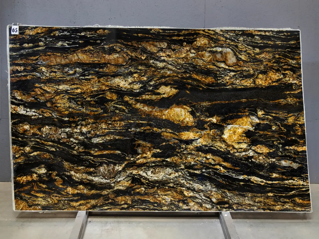 Слэб из гранита BLACK TAURUS полированный 2950x1880x20 мм, код 28769