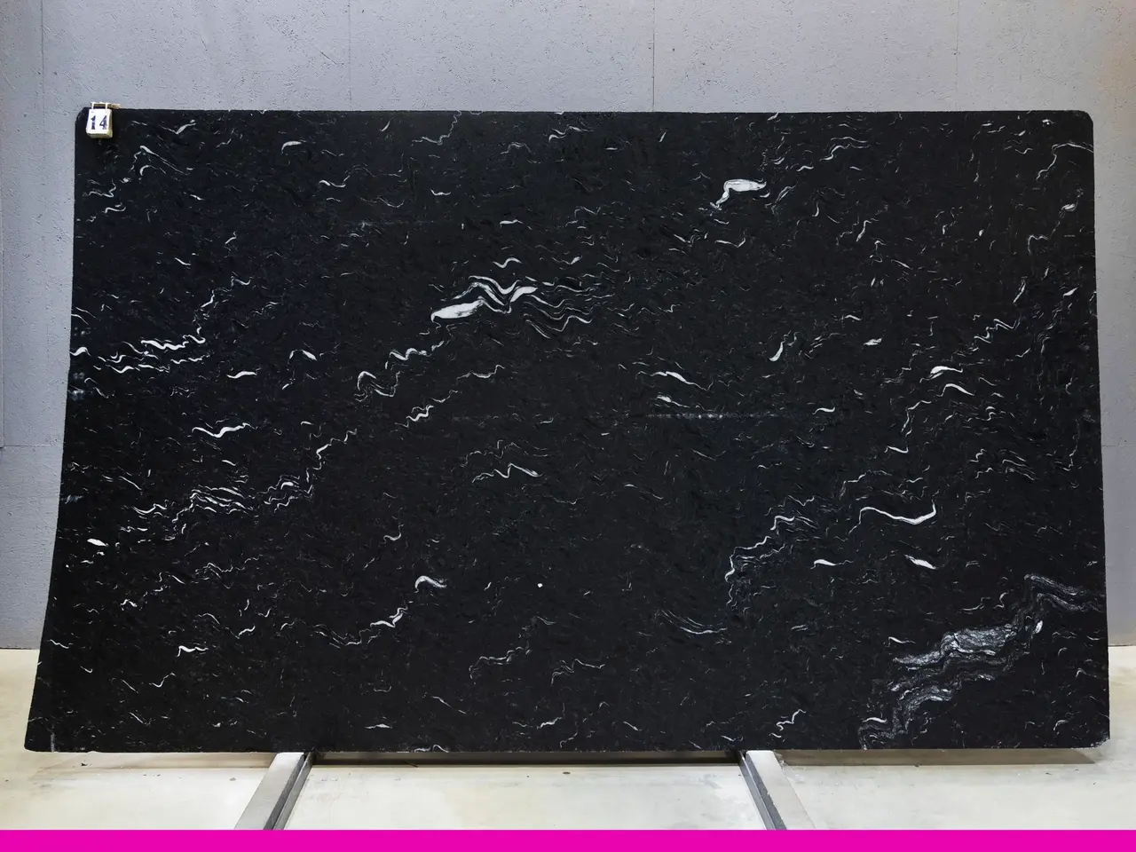 Слэб из гранита LAGUNA BLACK LEATHER 3270x2010x30 мм, код 29364