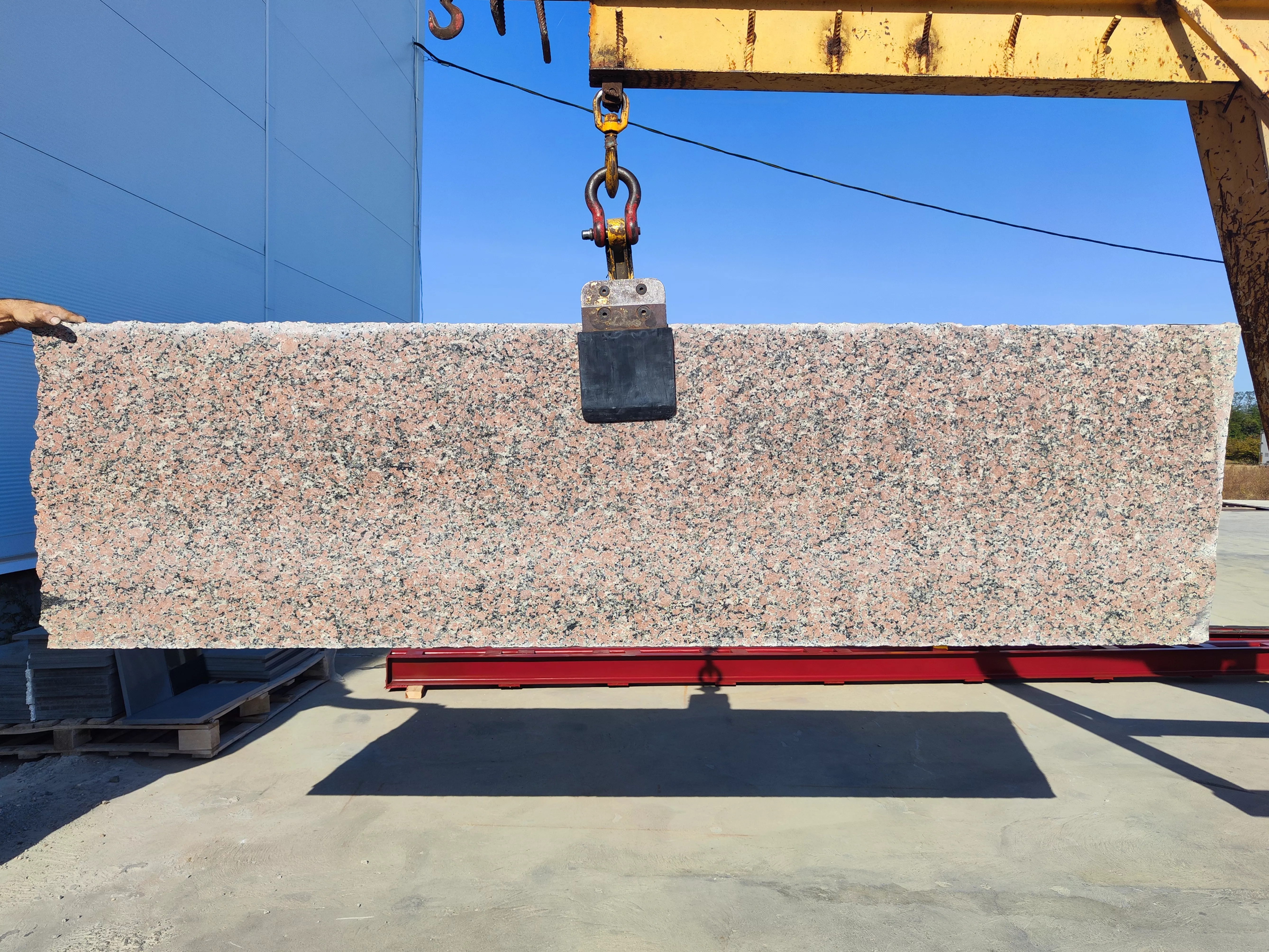 Полоса из гранита RED ASWAN полированный 2850x700x20 мм, код 21988