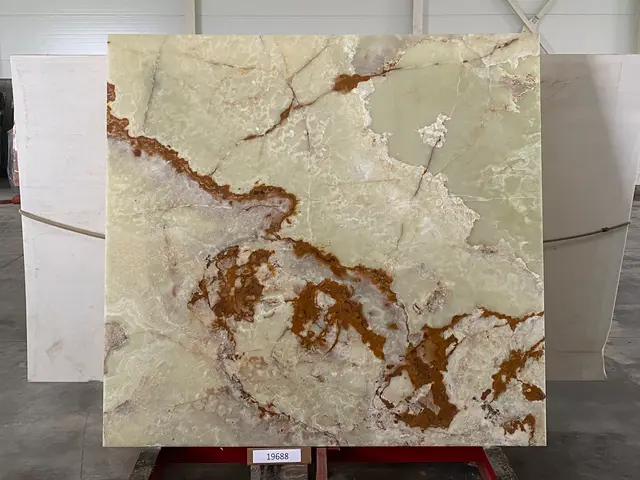Слэб из оникса VERDE полированный 1980x1850x20 мм, код 19688