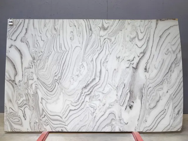 Слэб из мрамора AVALANCHE BRUNO полированный 2980x1860x20 мм, код 26332