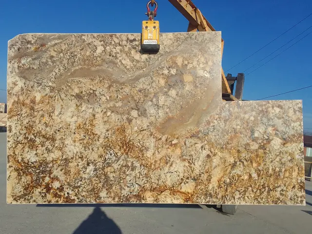 Слэб из гранита DELICATUS GOLD полированный 3300x1500x20 мм, код 19151