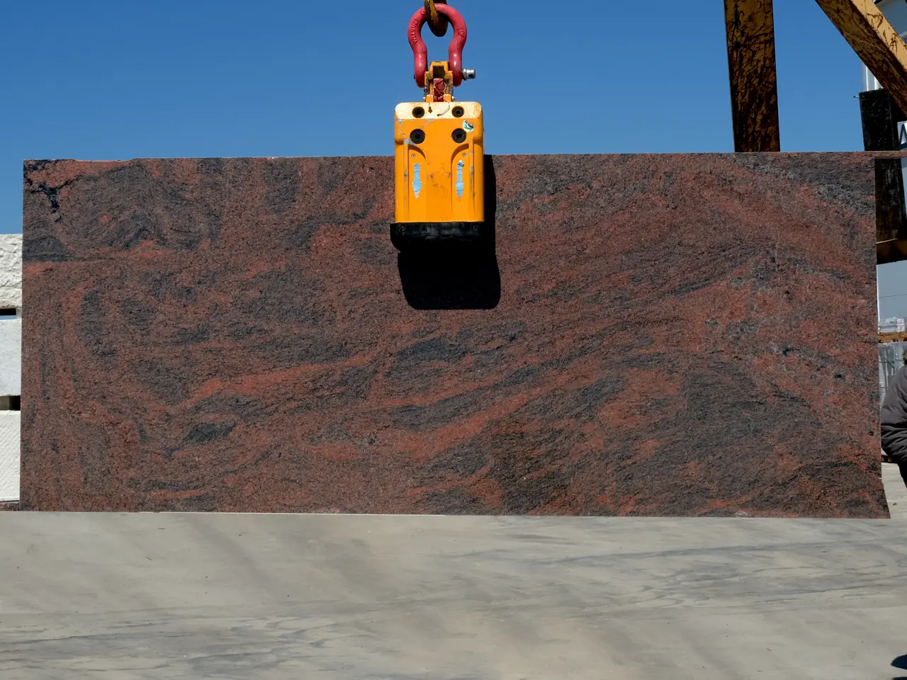 Полоса из гранита MULTICOLOUR RED полированный 1860x770x30 мм, код 27679