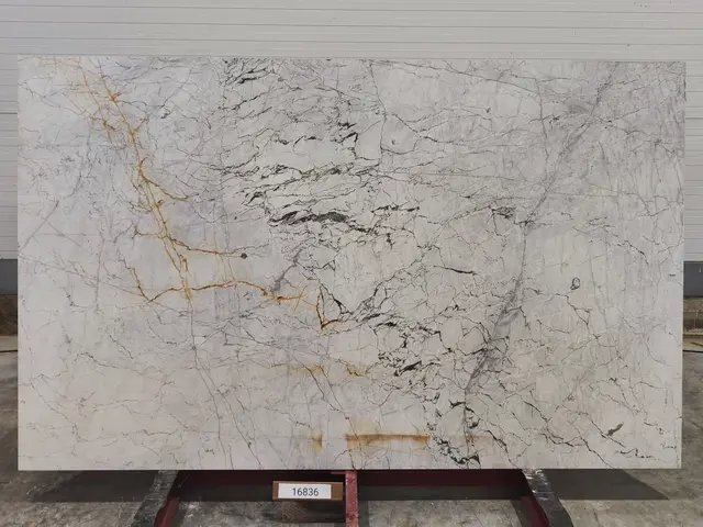 Слэб из мрамора STATUARIO полированный 2750x1700x20 мм, код 16836