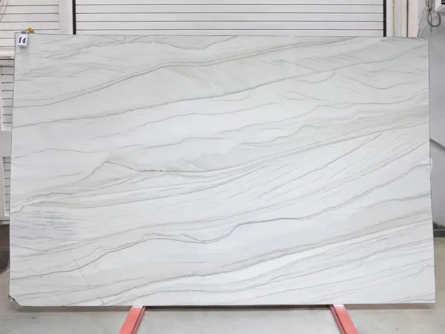 Слэб из кварцита CHANTILLY полированный 3120x2010x20 мм, код 26969