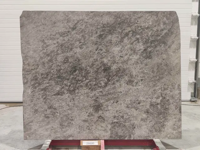 Слэб из мрамора TUNDRA BLUE полированный 2150x1730x18 мм, код 26600