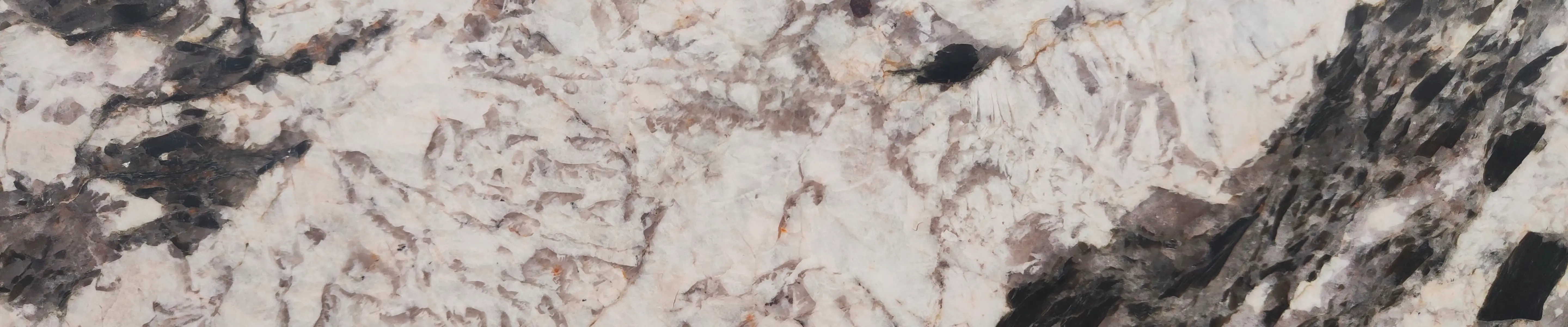 Кварцит TOURMALINE ICE полированный