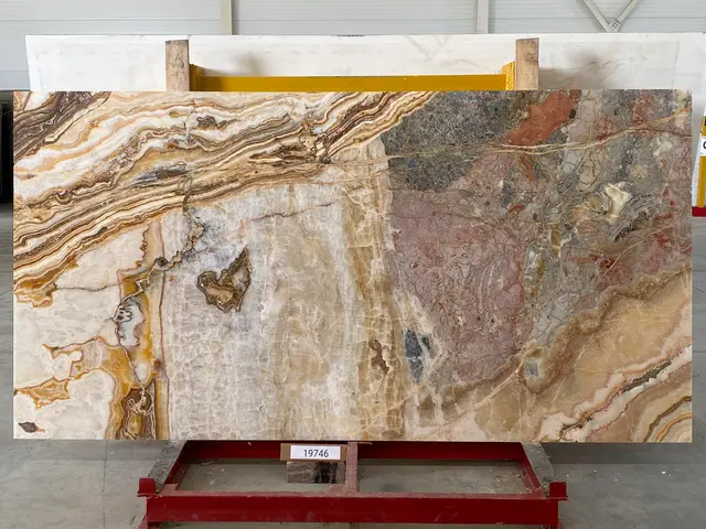 Слэб из оникса ONICE FIRE полированный 2900x1500x20 мм, код 19746