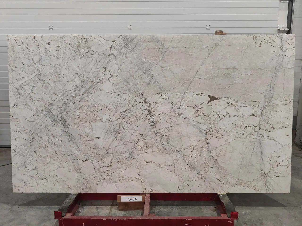 Слэб из мрамора CALACATTA CREMO полированный 2850x1600x20 мм, код 15434