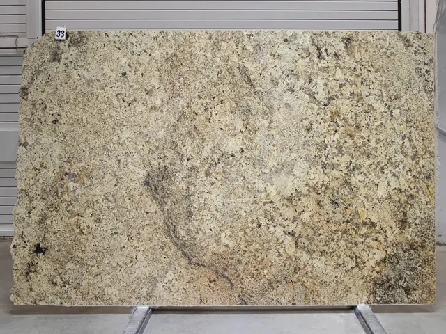 Слэб из гранита NAMIBIAN GOLD полированный 2890x1880x20 мм, код 25693