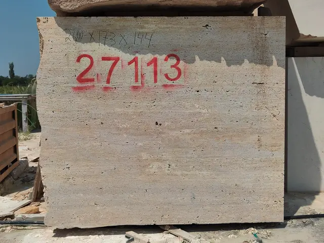 Травертин Блок из травертина CLASSIC LIGHT 2600x1745x1475 мм, код 27113