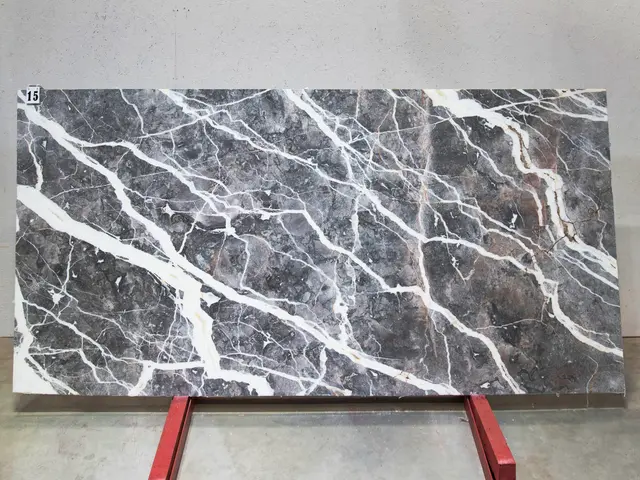 Слэб из мрамора SKYFALL полированный 3030x1500x20 мм, код 28295