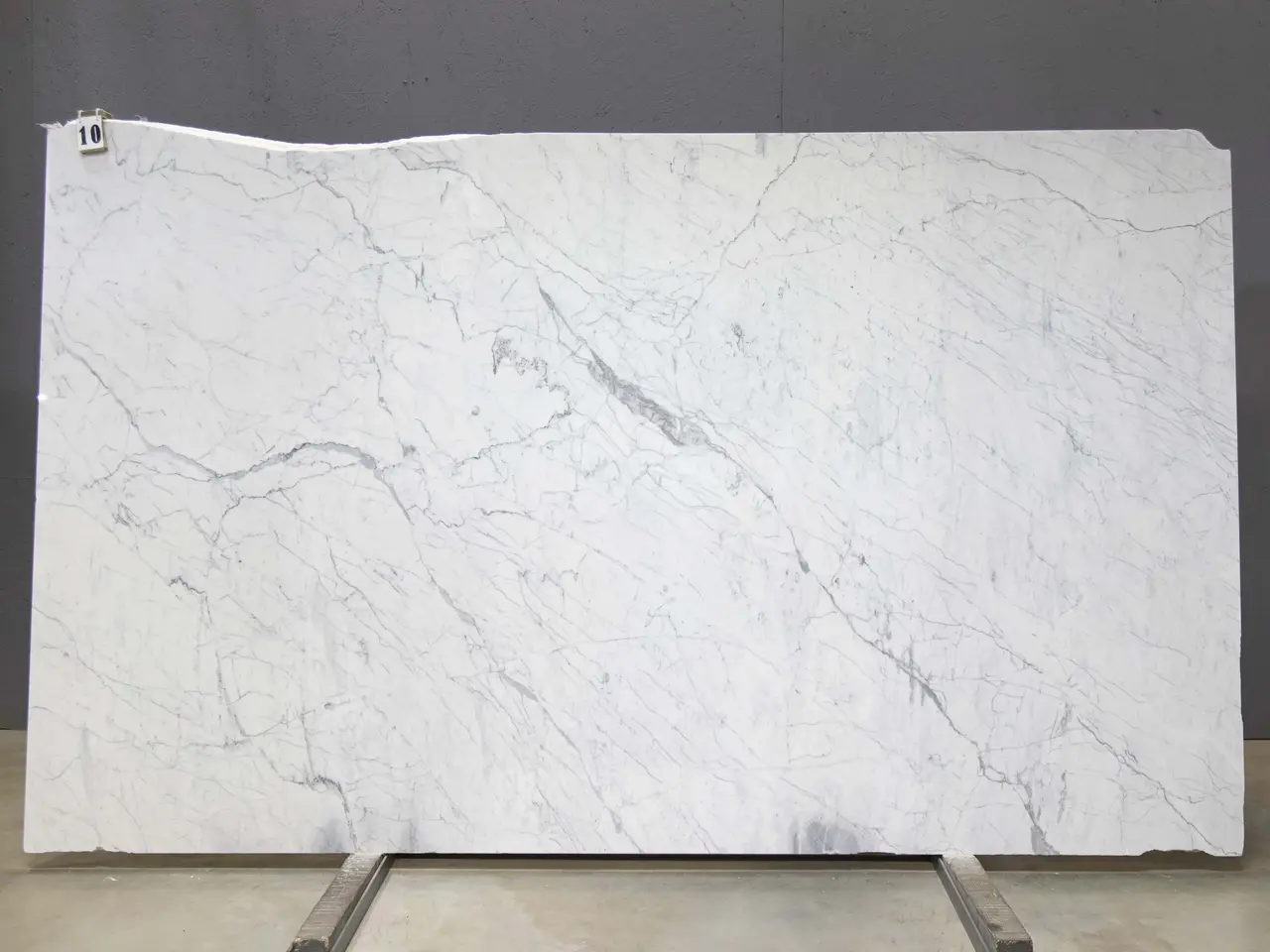 Слэб из мрамора STATUARIETTO PREMIUM полированный 3050x1800x20 мм, код 26212