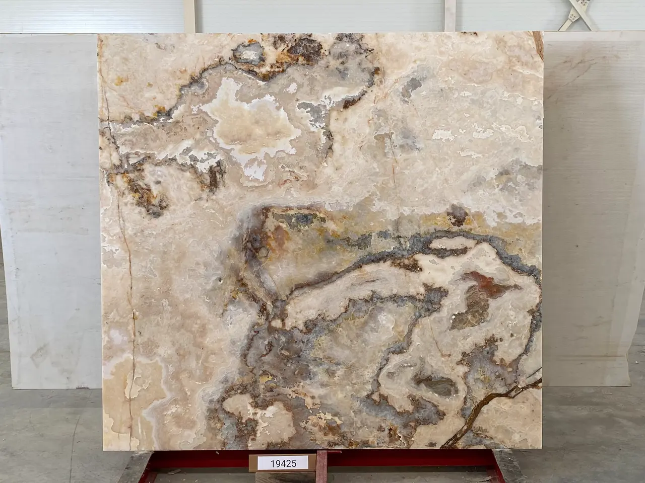 Слэб из оникса ONICE VIOLA полированный 1850x1750x20 мм, код 19425