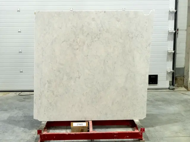 Слэб из мрамора KOELGA полированный 1700x1700x20 мм, код 27665