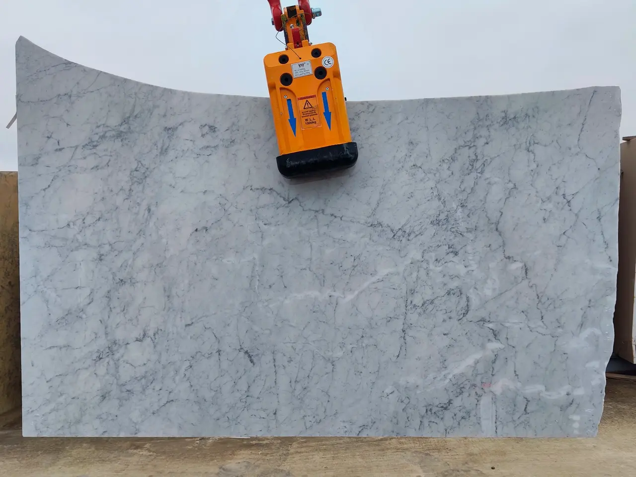 Полоса из мрамора BIANCO CARRARA полированный 1600x950x20 мм, код 26512