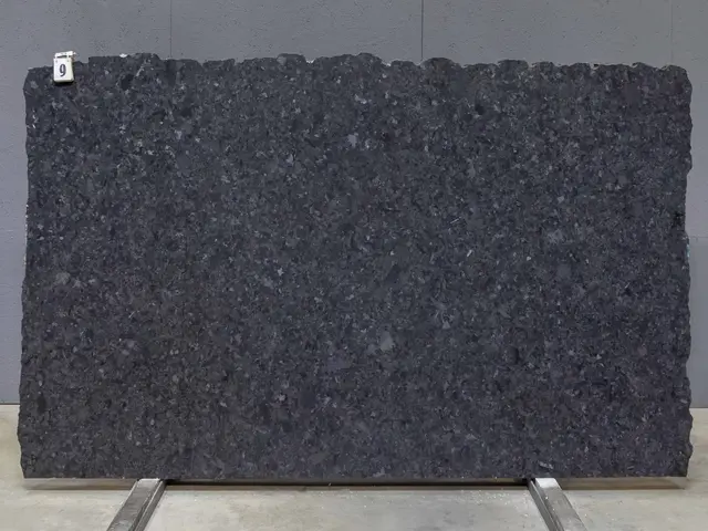 Слэб из гранита BROWN ANTIQUE LEATHER 2550x1550x30 мм, код 26452