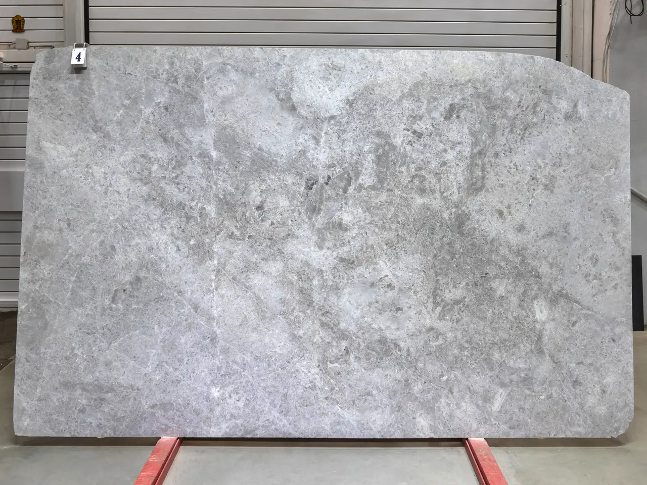 Слэб из мрамора TUNDRA GREY полированный 2820x1800x30 мм, код 28734