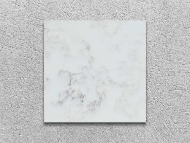 CARRARA WHITE полированный 100x100x20 мм, код 25891