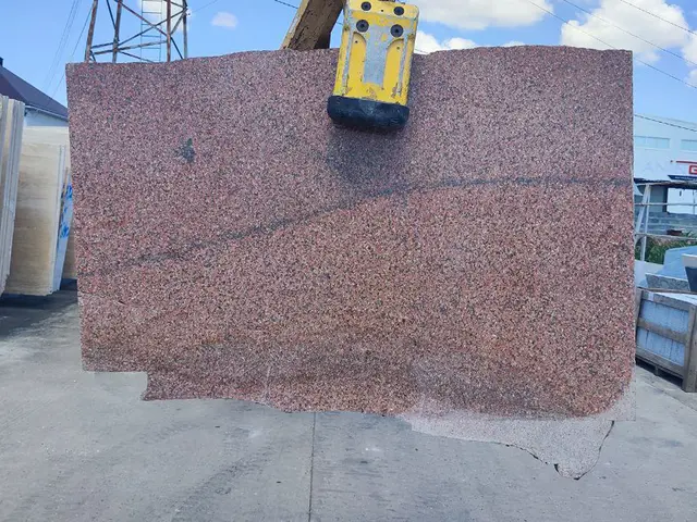 Полоса из гранита ROSA PERSA полированный 1500x850x30 мм, код 23470