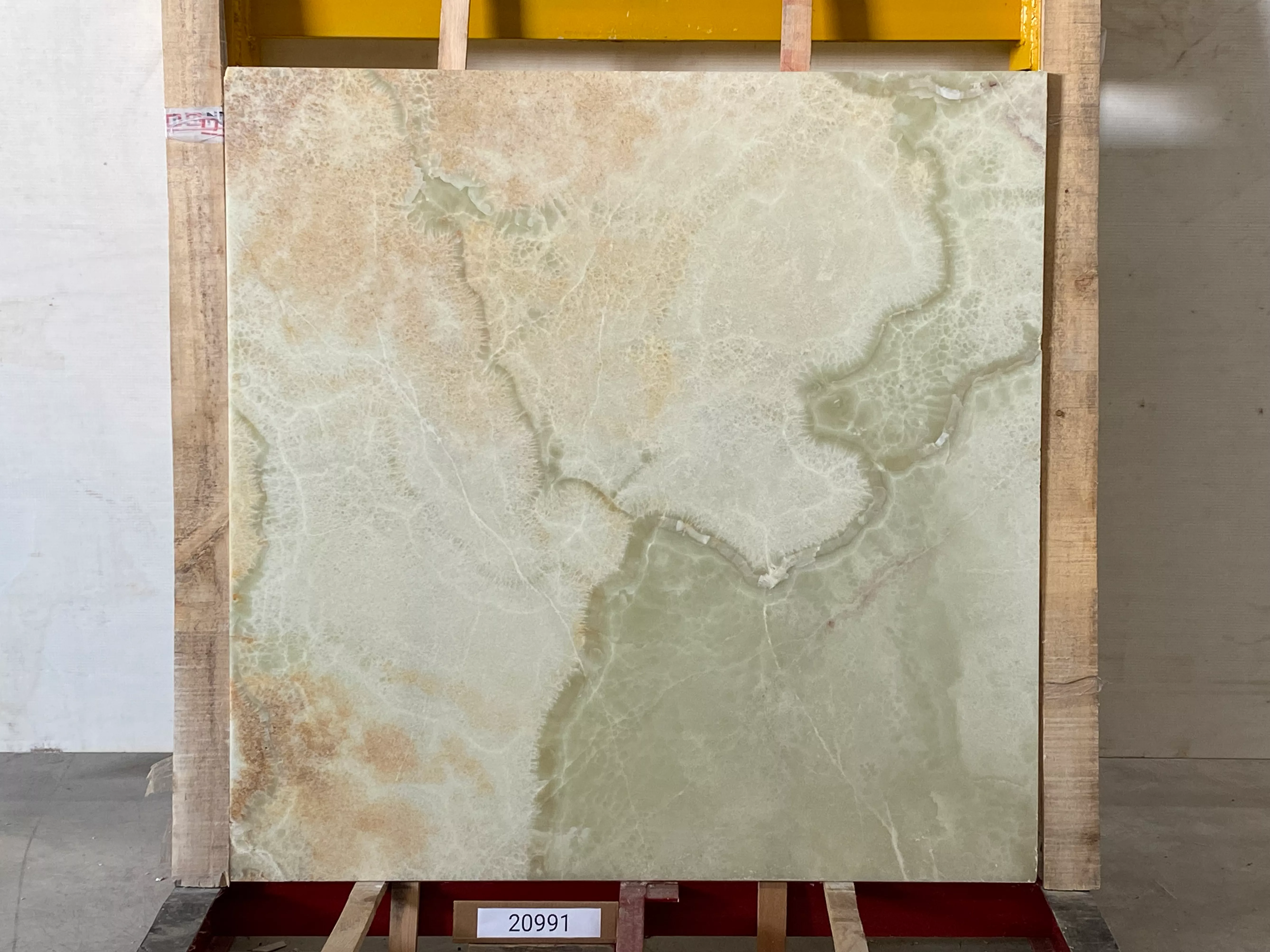 Слэб из оникса ONICE WHITE FLORENCE полированный 1380x1380x20 мм, код 20991