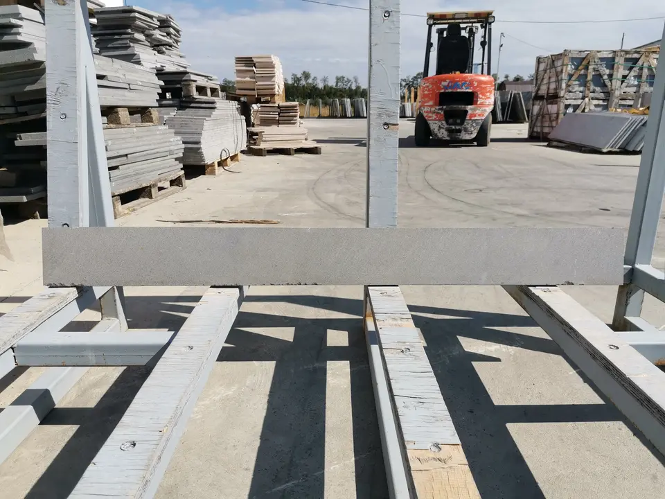 Подступенок ABOVYAN пиленный 1300x130x20 мм, код 17736