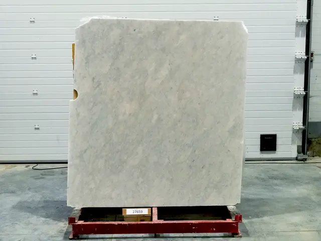 Слэб из мрамора KOELGA полированный 1800x1510x30 мм, код 27659