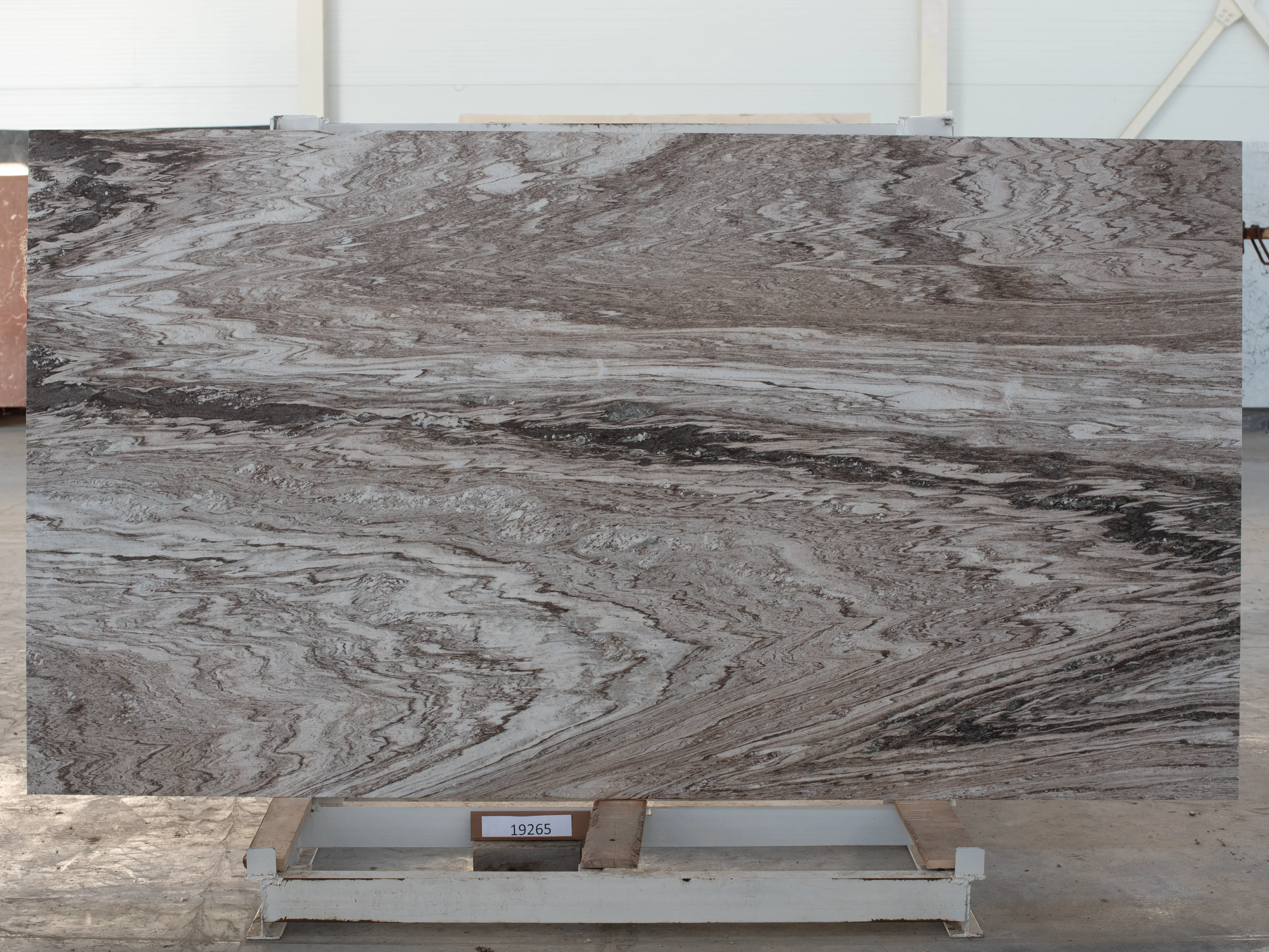 Слэб из мрамора PALISSANDRO полированный 2870x1560x20 мм, код 19265