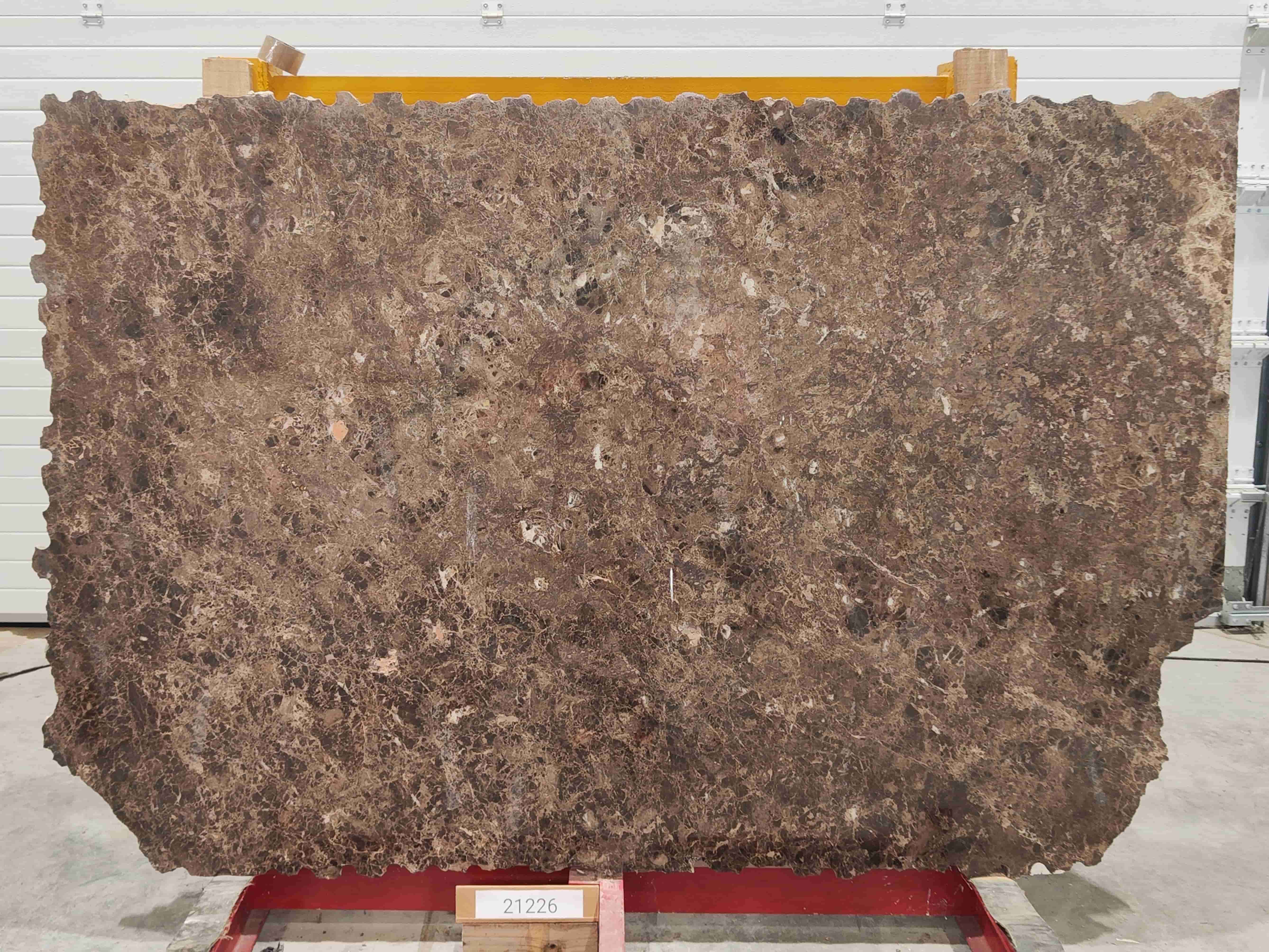 Слэб из мрамора EMPERADOR DARK полированный 2310x1503x30 мм, код 21226