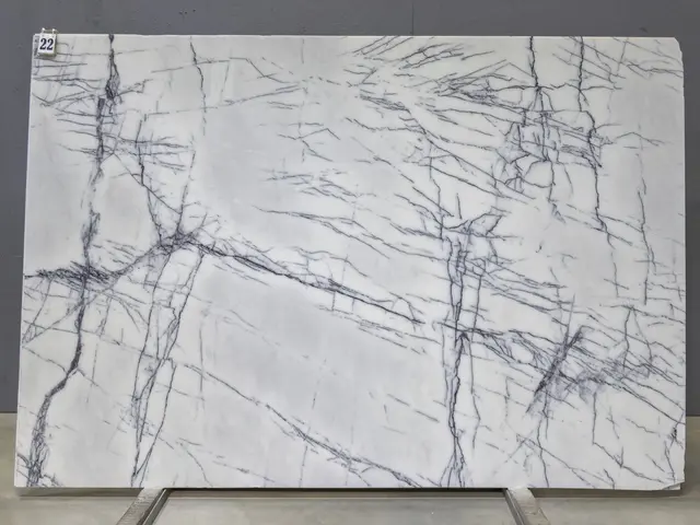 Слэб из мрамора LILAC PREMIUM полированный 2650x1850x20 мм, код 26203